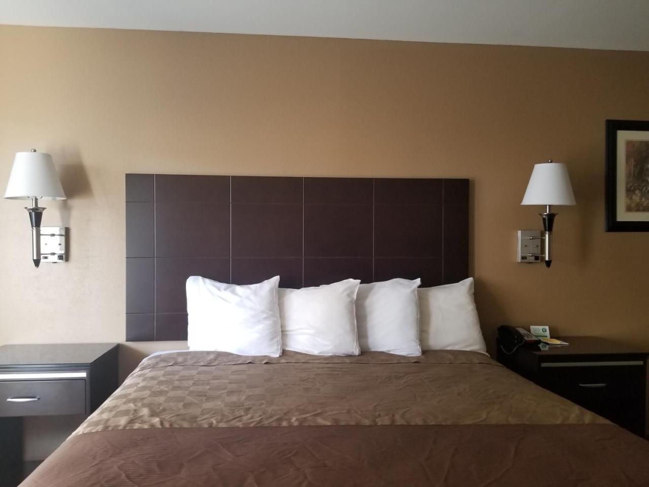 Sunburst Spa & Suites Motel Los Angeles Room photo