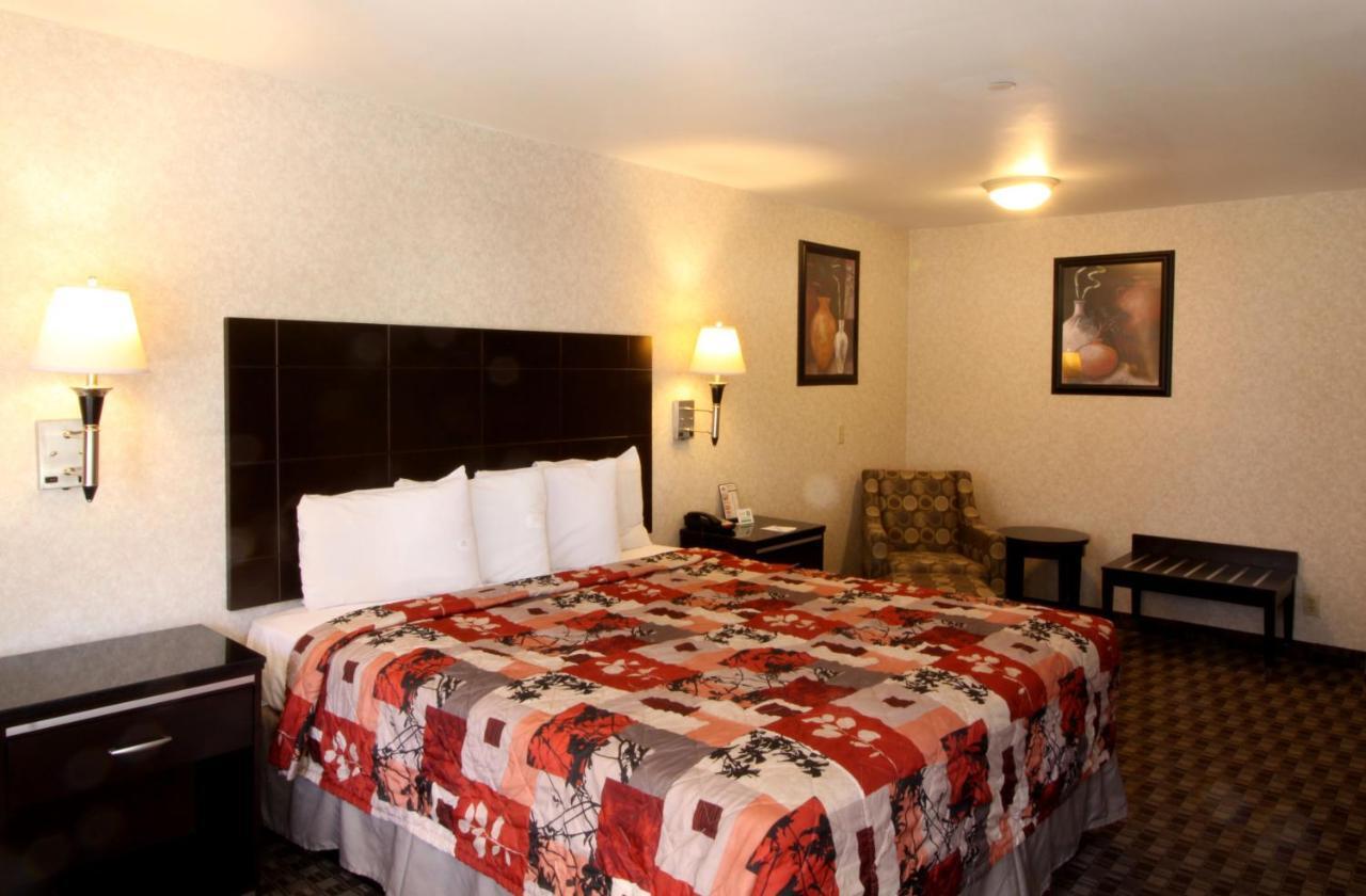 Sunburst Spa & Suites Motel Los Angeles Room photo